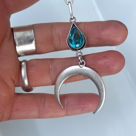 Blue Crystal crescent 🌙 moon silver necklace - Picture 3 of 3